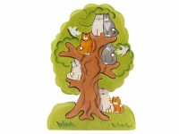 Кошки на дереве.
